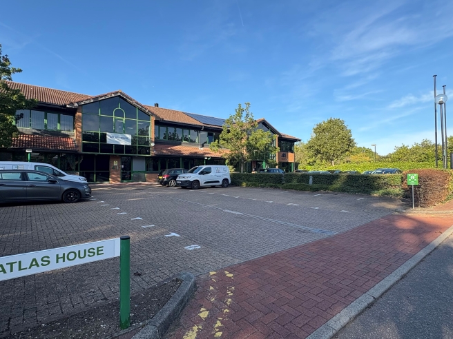 Flexible vs. Traditional Lease: The Ultimate Guide for Renting Office Space in Essex